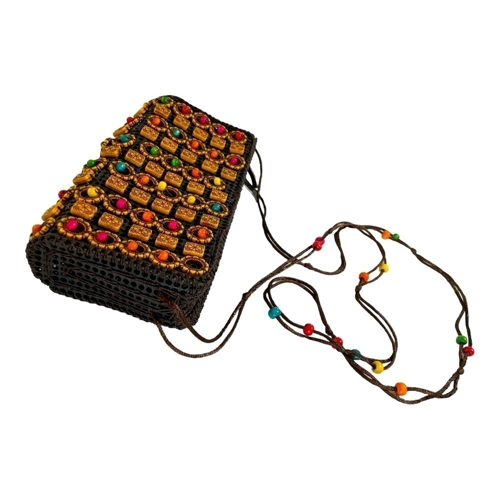 Beats mini sling crossbody bag in beautiful brown color with coconut shell - Picture 3 of 7